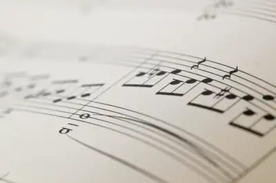 Comparer les structures musicales : du physique au format vidéo 2